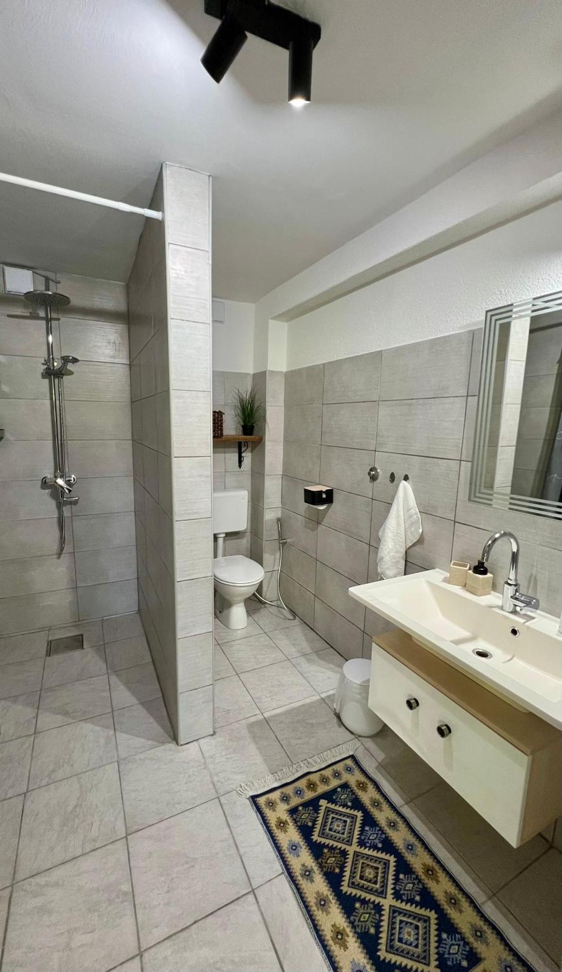 Anur Apartment Bihac Exterior photo